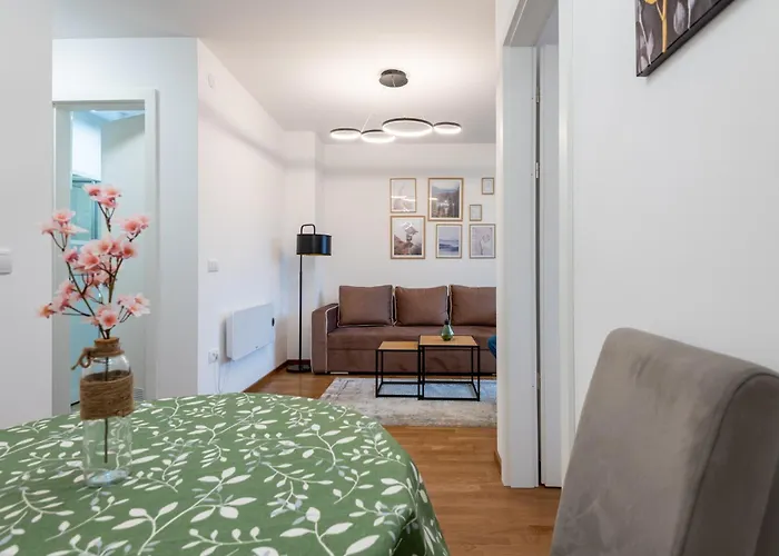 Magnet アパート ズラティボール